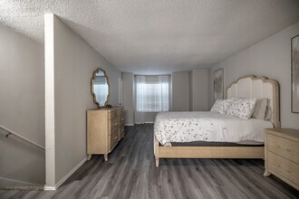 Avery Place in Houston, TX - Foto de edificio - Interior Photo