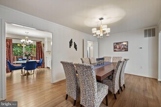 7401 Crestberry Ln in Bethesda, MD - Building Photo - Building Photo