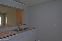 498 Hemlock Dr photo'