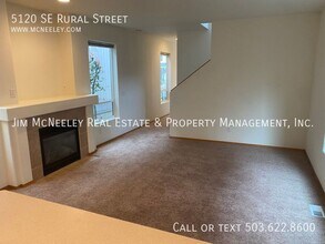 5120 SE Rural St in Portland, OR - Building Photo - Building Photo
