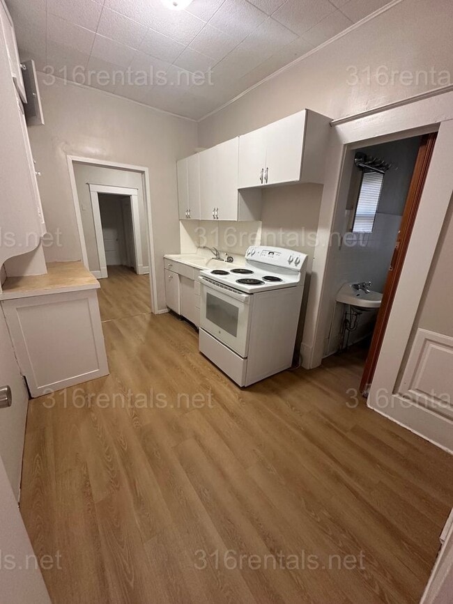 1436 S Waco Ave in Wichita, KS - Building Photo - Building Photo