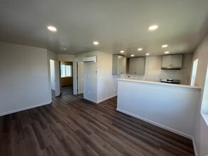 705 E Boone St in Santa Maria, CA - Building Photo - Building Photo