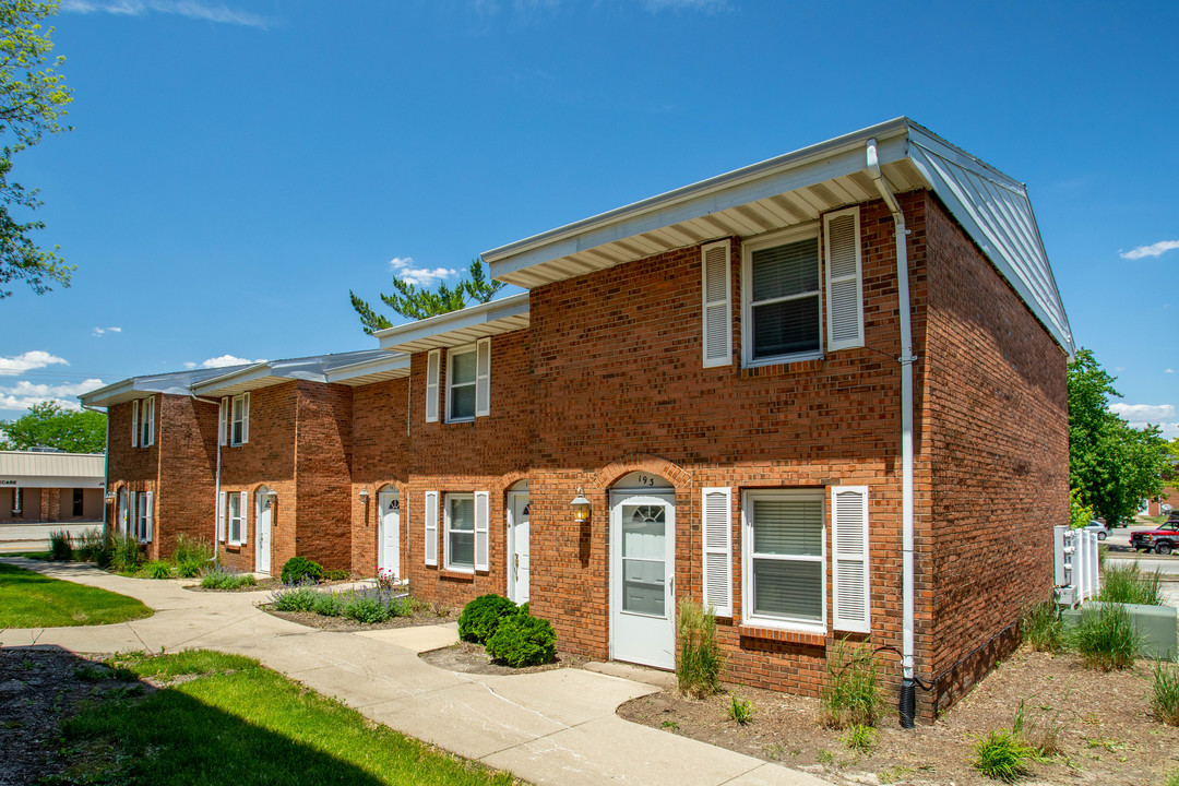 Arbors at Eastland in Bloomington, IL - Foto de edificio