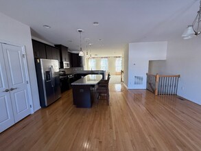 19724 Vaughn Landing Dr in Germantown, MD - Foto de edificio - Building Photo