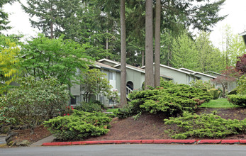 Harborwood West Apartments in Gig Harbor, WA - Foto de edificio - Building Photo