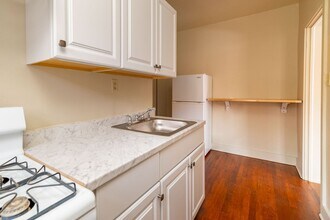 452 Acequia Madre in Santa Fe, NM - Building Photo - Building Photo