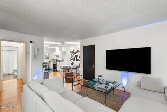 3300 S Sepulveda Blvd in Los Angeles, CA - Building Photo - Building Photo