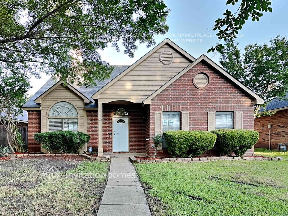 4317 Saugus Dr in Grand Prairie, TX - Building Photo