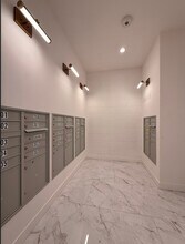 748 S Irolo in Los Angeles, CA - Foto de edificio - Building Photo