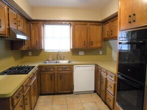 5122 Laurel Creek Way in Houston, TX - Building Photo - Building Photo