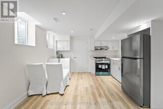 904 Somerville Terrace in Milton, ON - Building Photo - Building Photo