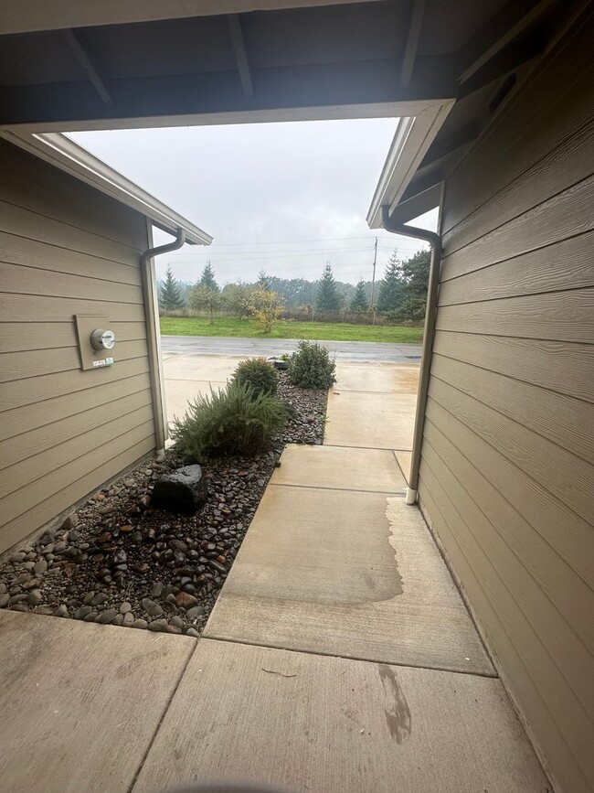 6247 NE William R Carr Ave in Adair Village, OR - Building Photo - Building Photo