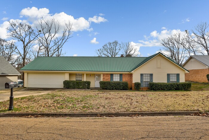 116 Scotland Rd in Clinton, MS - Building Photo