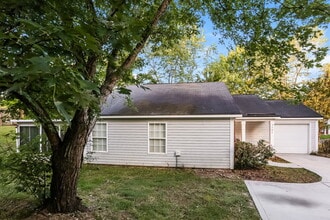 3084 Champion Ln SW in Concord, NC - Foto de edificio - Building Photo