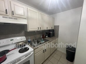 451 Divinity St in Bristol, CT - Building Photo - Building Photo