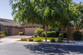 20673 E Canary Way in Queen Creek, AZ - Foto de edificio - Building Photo