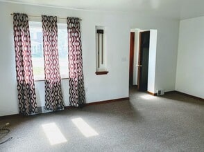 516 Mt Royal Blvd in Pittsburgh, PA - Building Photo - Building Photo