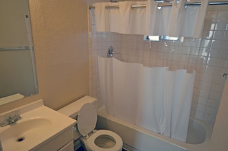 525 N Carolina Dr in El Paso, TX - Foto de edificio - Building Photo