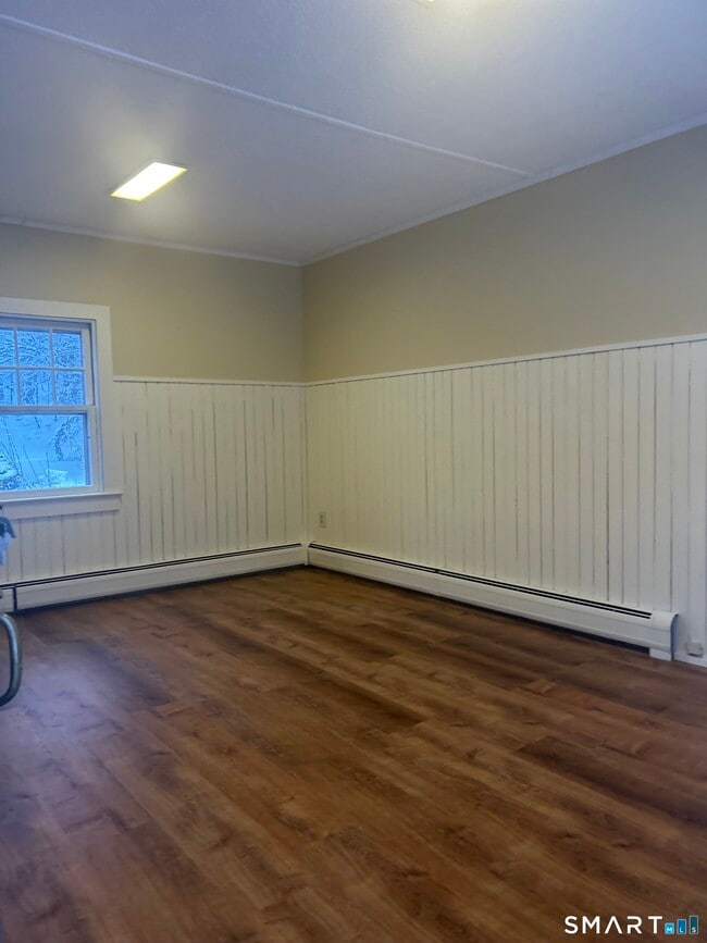 673 Lovely St in Avon, CT - Building Photo - Building Photo