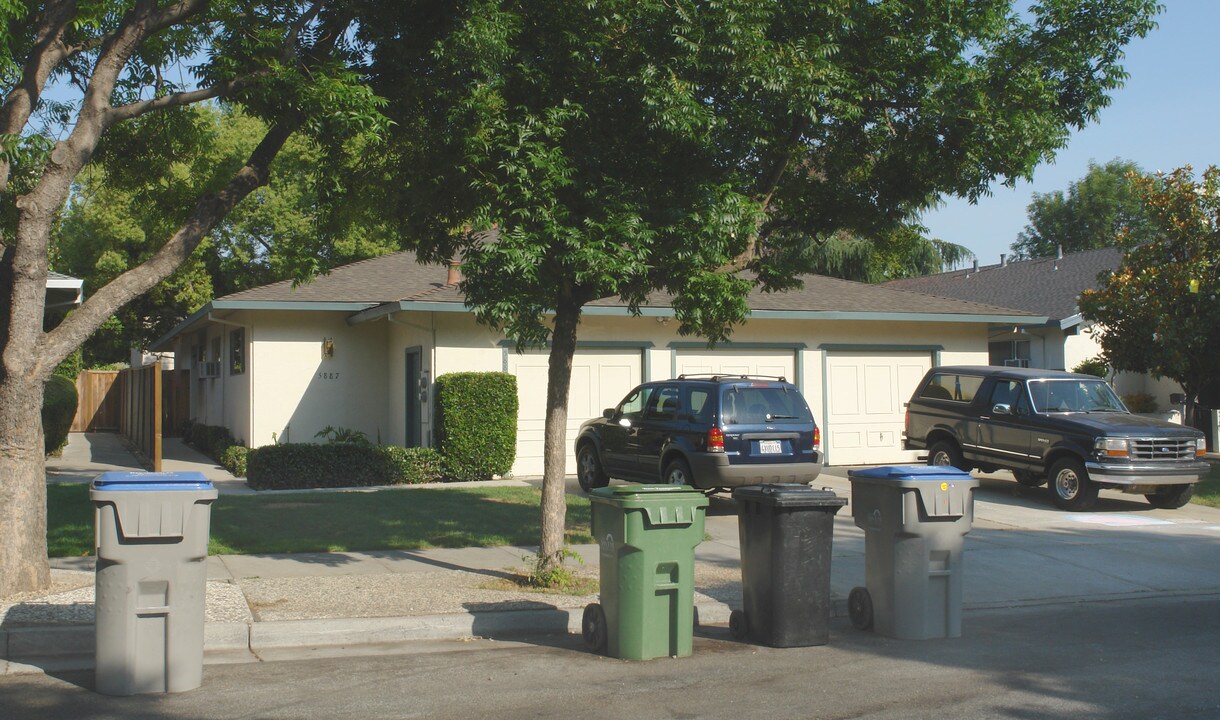 5885-5887 El Dori Dr in San Jose, CA - Building Photo