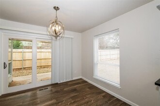 3412 Prairie Ave in Edmond, OK - Foto de edificio - Building Photo