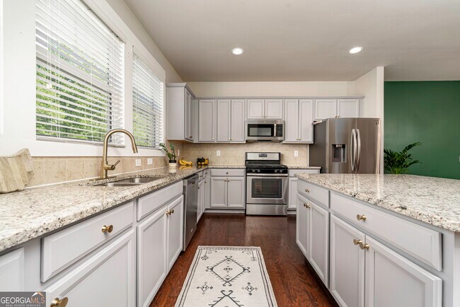2819 White Oak Ln in Decatur, GA - Building Photo - Building Photo