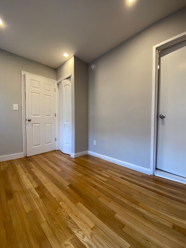 357 W 53rd St in New York, NY - Building Photo - Building Photo