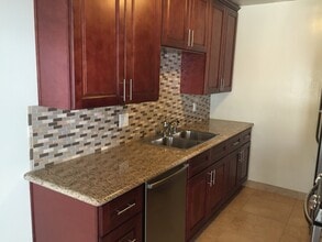 519 N Hayworth Ave in Los Angeles, CA - Foto de edificio - Building Photo