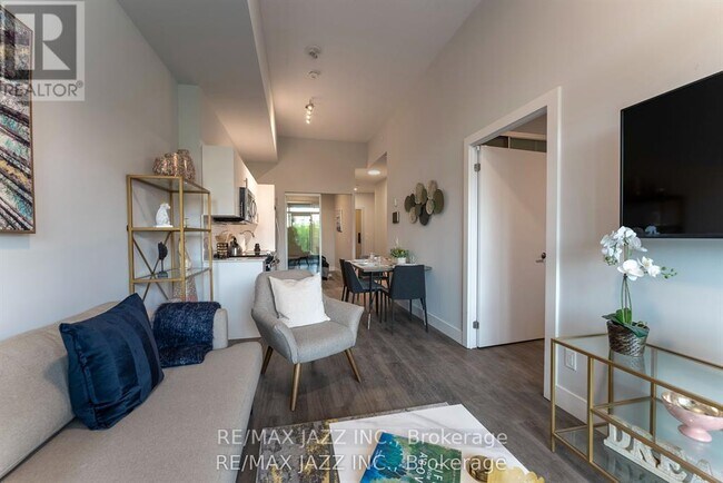 80 Bond St E in Oshawa, ON - Building Photo - Building Photo