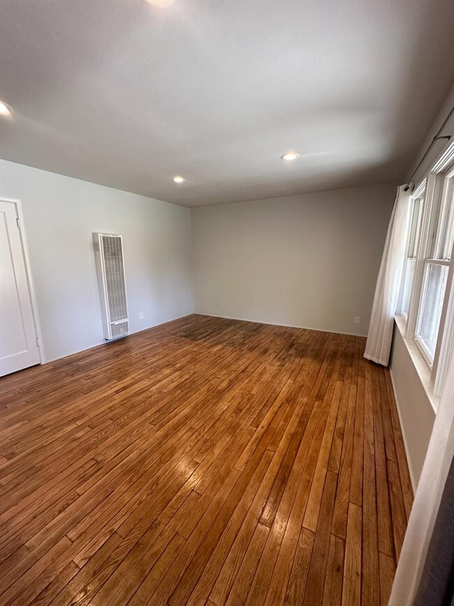 2627 N Thorne Ave in Fresno, CA - Building Photo - Building Photo