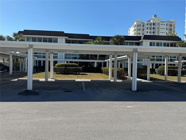 2100 Benjamin Franklin Dr in Sarasota, FL - Foto de edificio - Building Photo