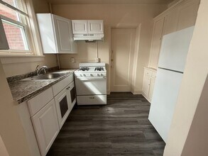 101129-129 Central Square in Mt. Lebanon, PA - Building Photo - Building Photo