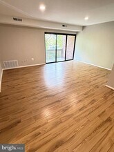 10725 West Dr in Fairfax, VA - Building Photo - Building Photo