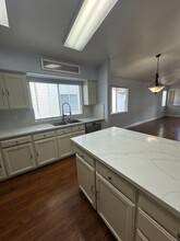 5446 W Morris Ave in Fresno, CA - Building Photo - Building Photo