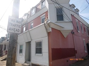 420 W Ruscomb St in Philadelphia, PA - Building Photo - Building Photo