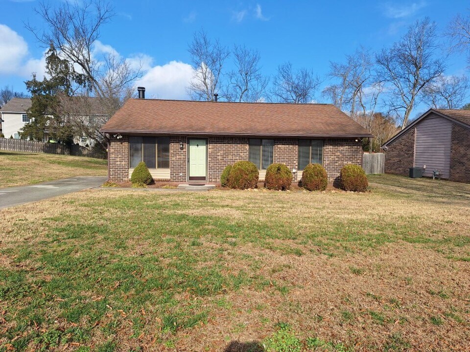 9005 Highbridge Dr in Knoxville, TN - Building Photo