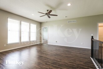 11101 Highview Rd in Peculiar, MO - Building Photo - Building Photo