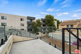 814 3rd St in Santa Monica, CA - Foto de edificio - Building Photo