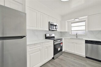 2864 NE 32nd St in Fort Lauderdale, FL - Building Photo - Building Photo