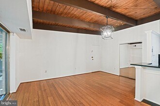 7857 Enola St in McLean, VA - Building Photo - Building Photo