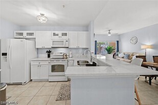 15393 Bellamar Cir in Ft. Myers, FL - Building Photo