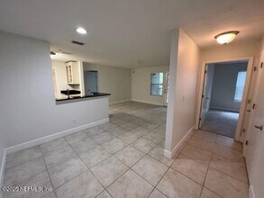7701 Timberlin Park Blvd in Jacksonville, FL - Building Photo - Building Photo