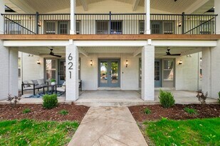 621 Highland Park Dr in Chesterfield, MO - Building Photo