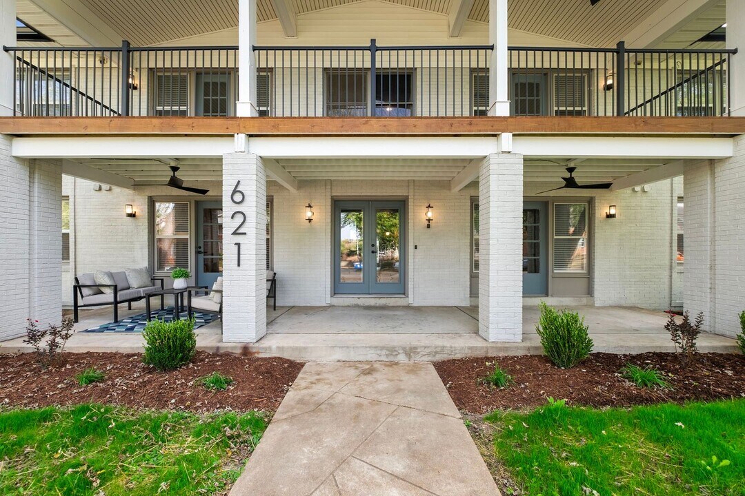 621 Highland Park Dr in Chesterfield, MO - Building Photo