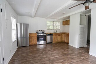 1118 Louise Dr in Tallahassee, FL - Building Photo - Building Photo