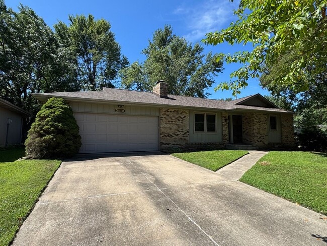 property at 3068 W Countryside Dr