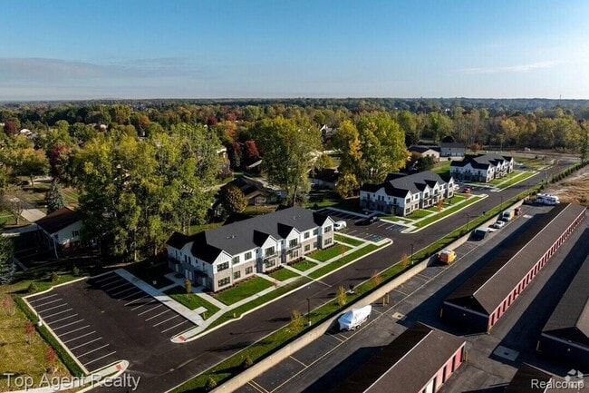 31811 Gabby Ct in New Baltimore, MI - Building Photo - Building Photo