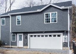 12 Meadow Ln in Worcester, MA - Building Photo