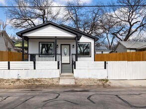 2308 Santa Maria St in Austin, TX - Building Photo - Building Photo