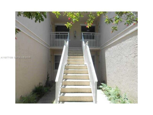 11216 SW 12th St in Pembroke Pines, FL - Foto de edificio - Building Photo